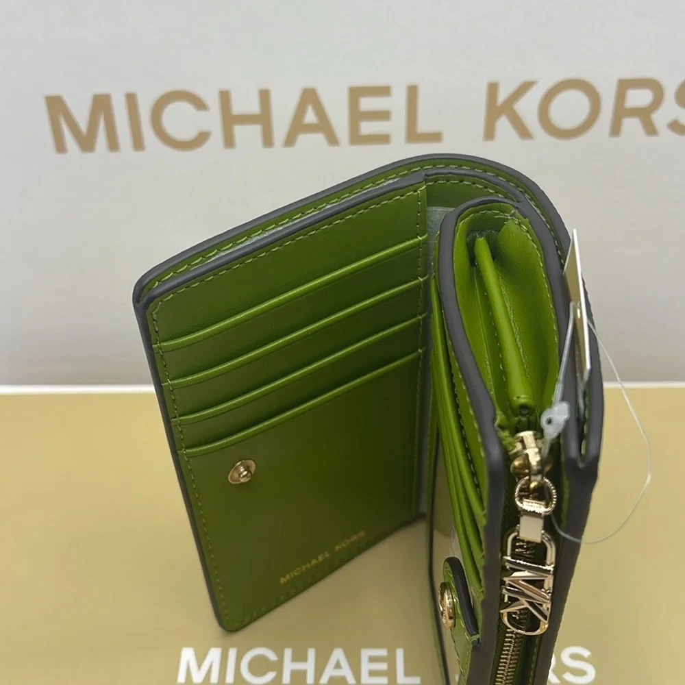 MICHAEL KORS Medium Pebbled Leather Bifold Wallet MEADOW GREEN NWT